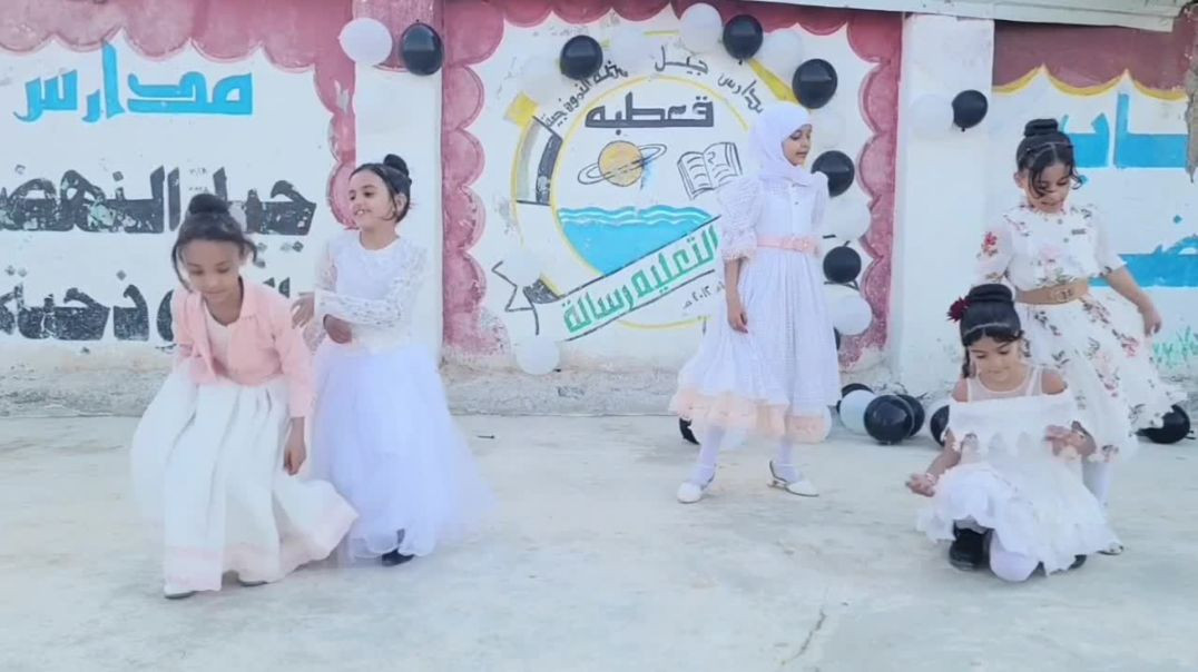 ⁣فرقة الزهرات تحتفي بالمعلم - فيديو للبيع لدعم القناة