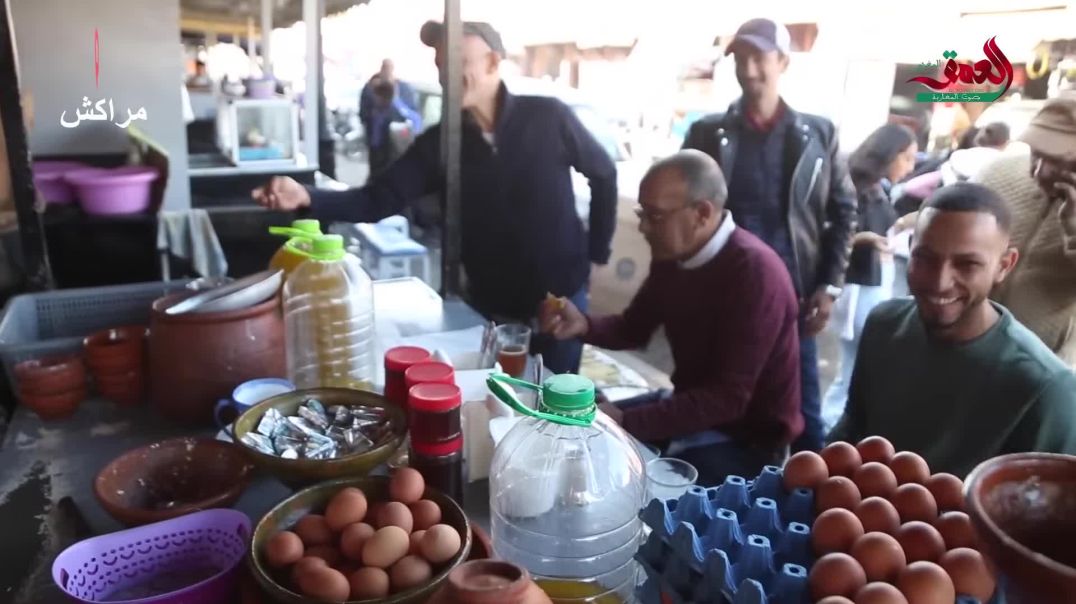 ⁣وجبة رئيسية في الفطور والغذاء.. إقبال كبير على البيصارة بمراكش ومهني يكشف سر الوجبة