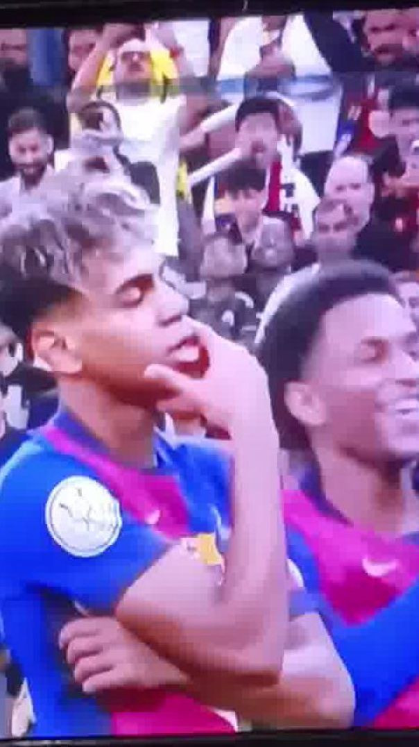 لامين يامال يصنع التاريخ! شاهد هدفه الأول في كلاسيكو السوبر الإسباني