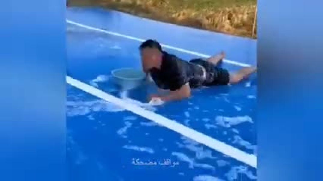 ⁣افضل_مقاطع_مضحكة_جدا_🤣___تحدي_الضحك_🤣_مواقف_تموت_من_الضحك_🤣___فيديوهات_مضحكة_جدا_🤣_2025(240p)