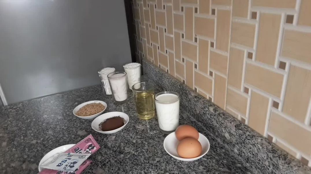 كيكة ب 2 بيضات ساهلة و اقتصادية واهم شئ لذيذة بزاااااف