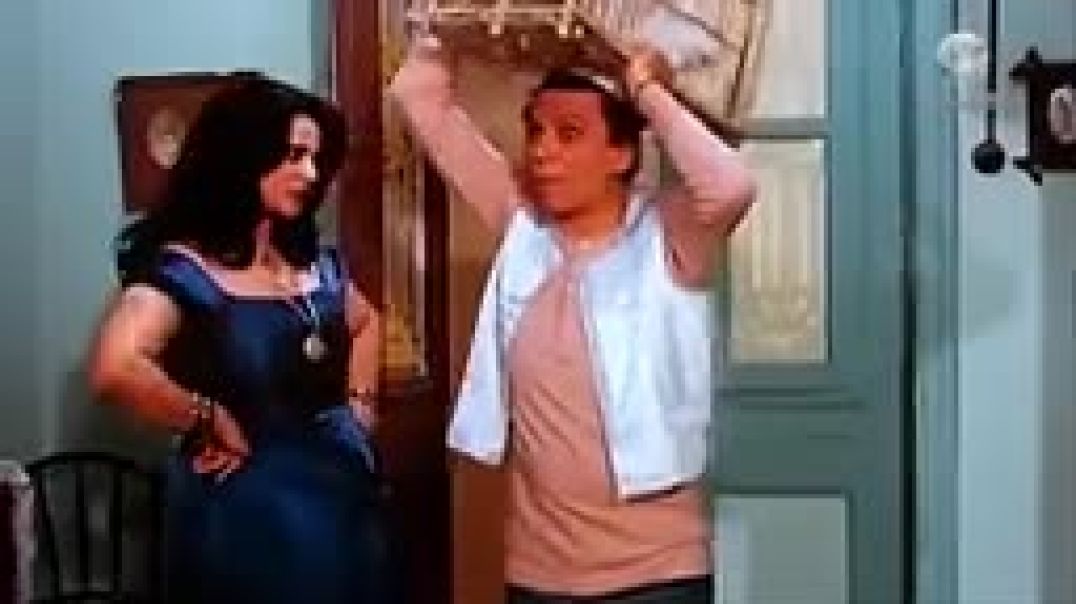 -_إنتو_بتعملوا_ايه؟ -_بنقفش_في_الفراخ_😂(144p)