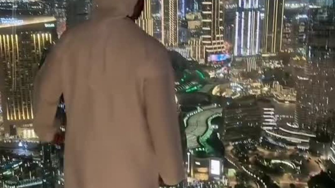 4_6000427117647496164